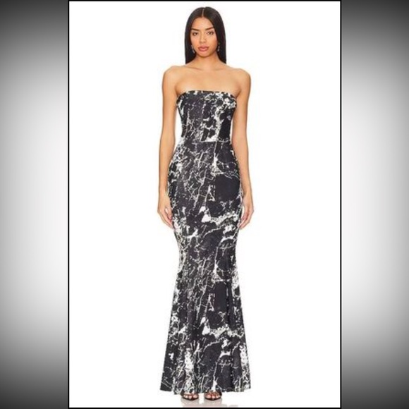 Strapless Fishtail Gown Norma Kamali brand: Norma Kamali size large - Picture 2 of 3